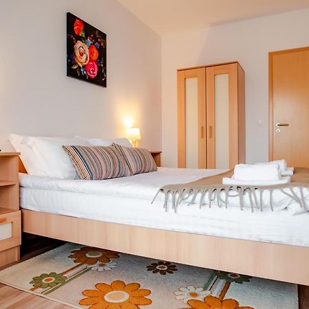 בראשוב Lilibeth Apartments מראה חיצוני תמונה