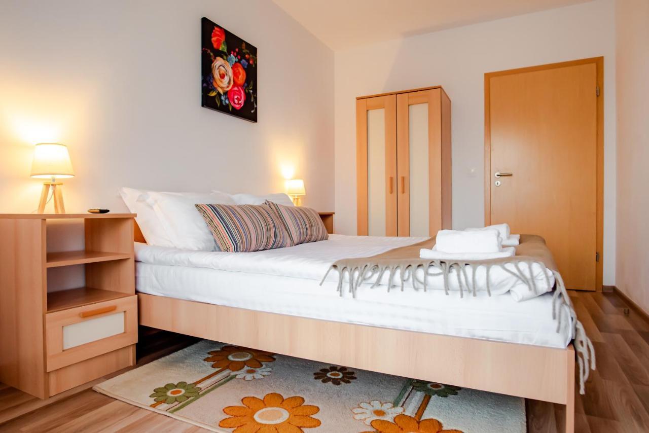 בראשוב Lilibeth Apartments מראה חיצוני תמונה